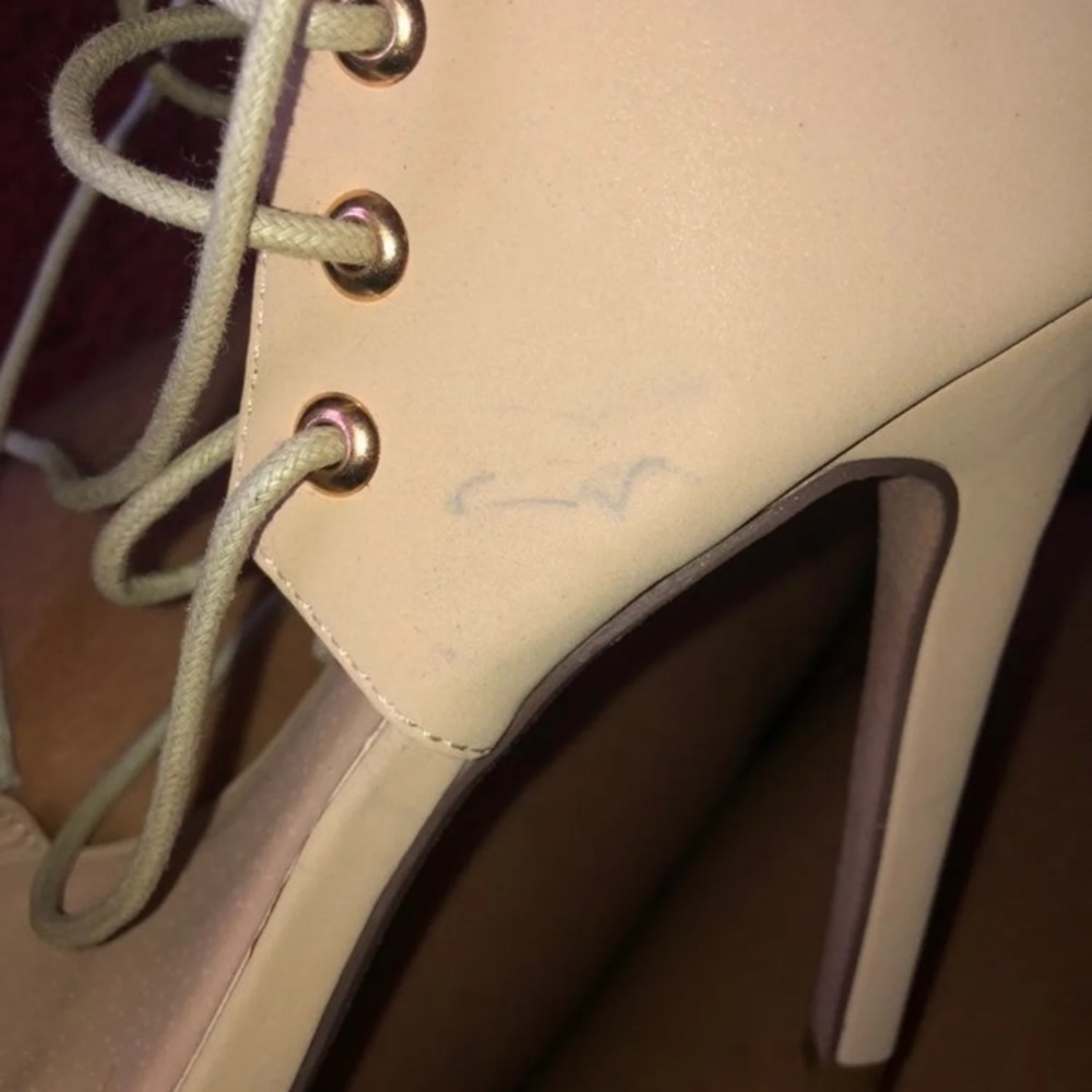 Heels - Picture 5 of 7